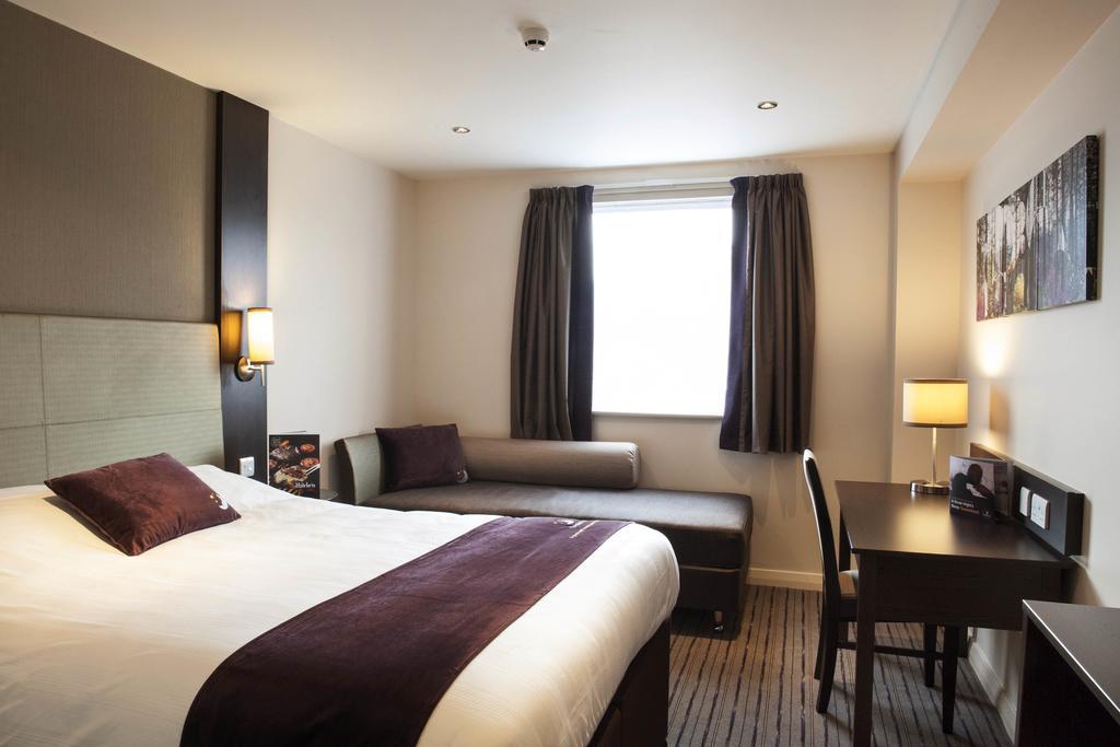 Premier Inn Dundee North الغرفة الصورة